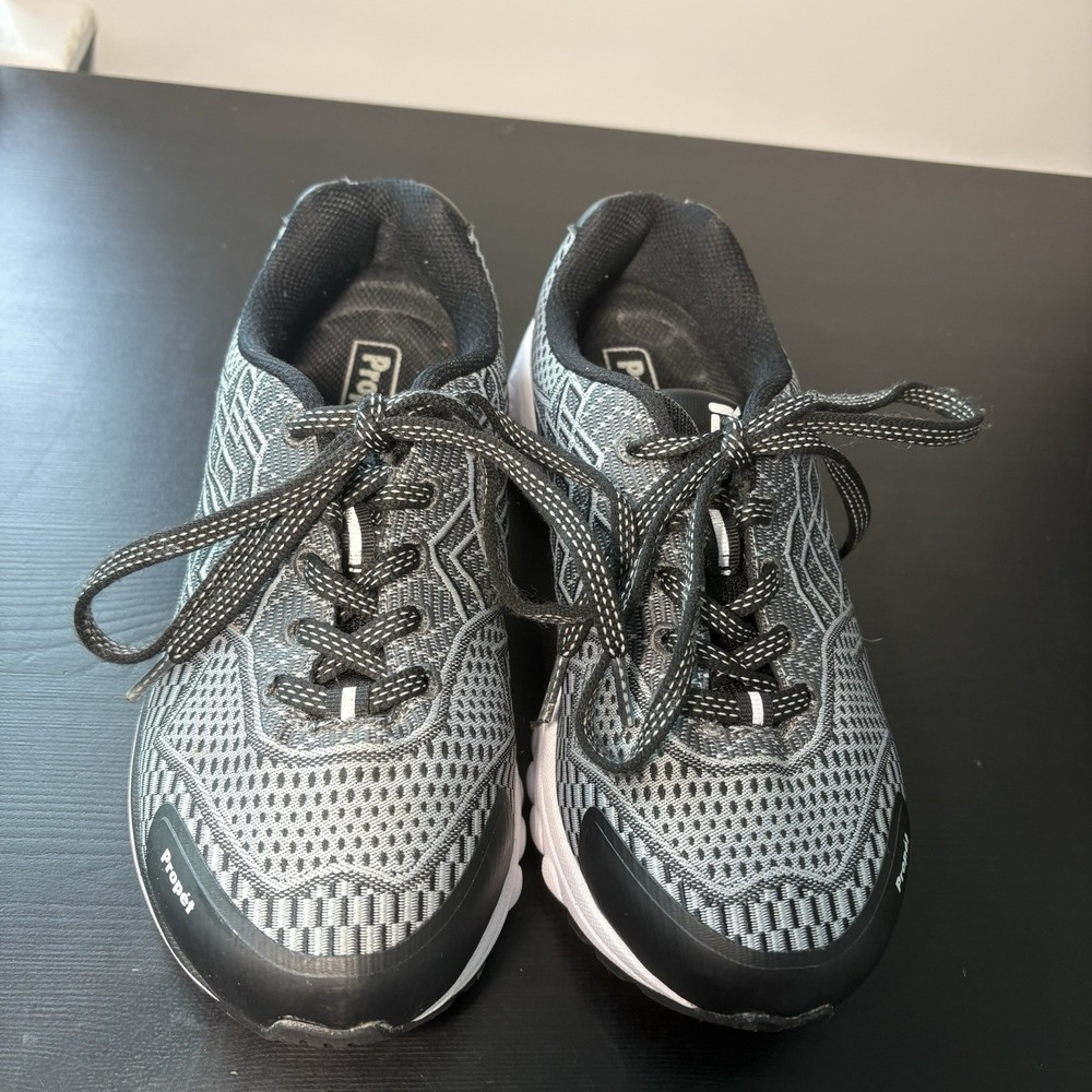 Propet One Women's Orthotic Diabetic Shoe Sneaker Size 8 Wide D Black And White - Picture 3 of 5